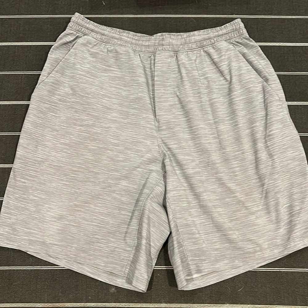 Lululemon Pace Breaker Linerless 9” L